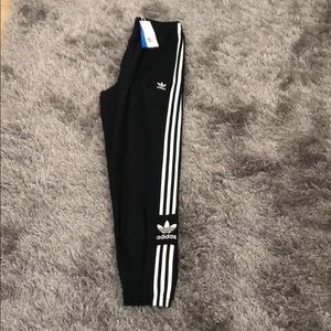 Adidas lock up windbreaker pants NWT small
